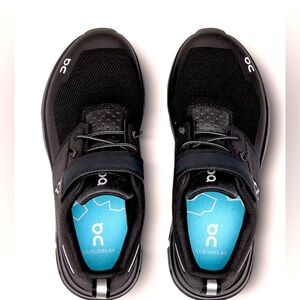 On Cloud Play Kids' Running Shoes size 1